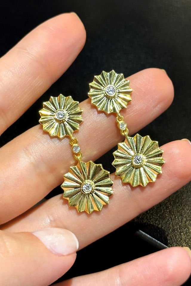 Flower Sallantılı Gümüş Küpe