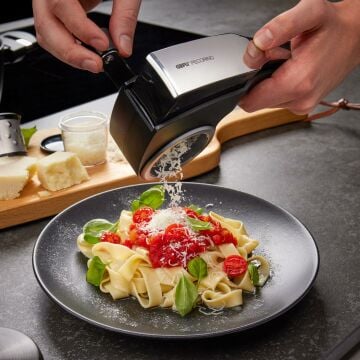 Gefu Cheese Doner Grater with Chamber