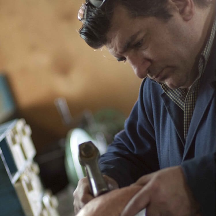 Valuable Craftsmen in Historical Peninsula – Craftsman Vilyan