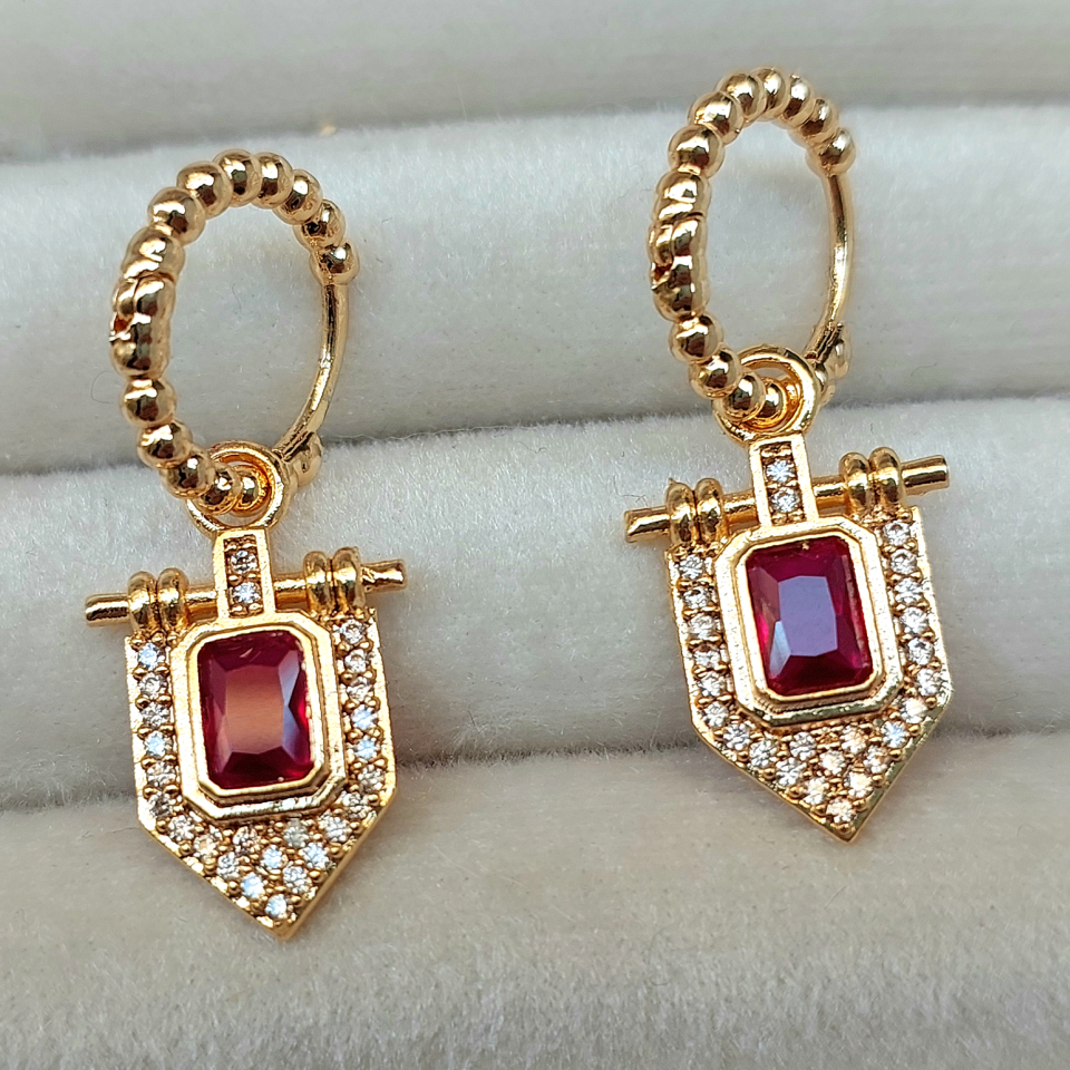 Vip Özel Seri Bordo Küpe