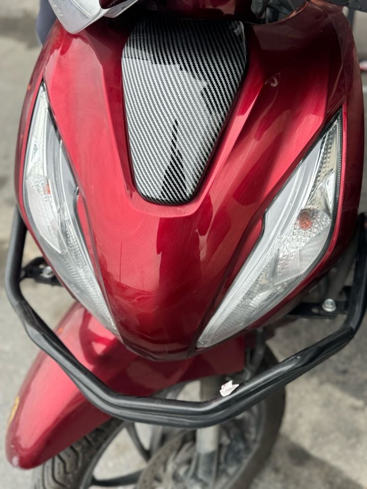 Honda Dio Far Üstü Kapak Karbon