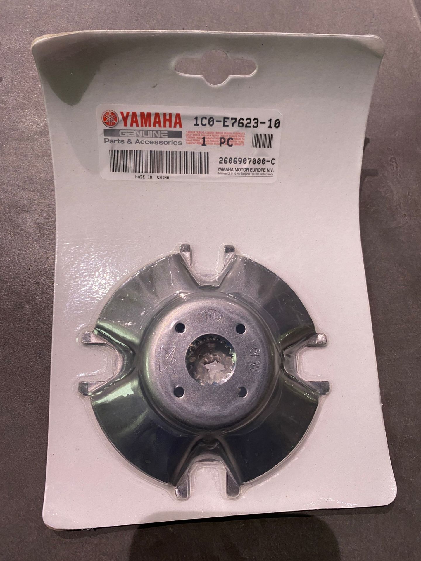 Xmax 250 10-17 Orjinal Kam Ön Makara Tutucu 1C0-E7623-10