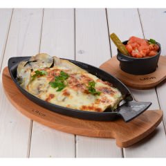Lava Cast Fish Pan Size 20x32cm. Beech Serving Wood with Cast Iron Solid Handle