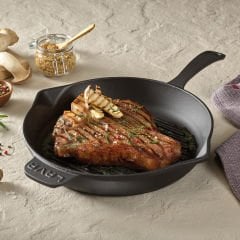 Lava Cast Round Grill Pan Diameter (Ø)28cm. Cast Iron Solid Handle - Red Spoon Gift