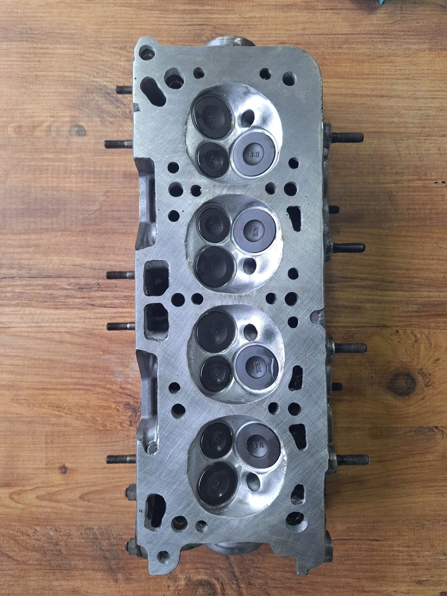 PROTON PERSONA 415 SİLİNDİR KAPAGI KAPAK SEVİYESİ DOLDURULMUS SUBAPLAR VE KECELER YENİ