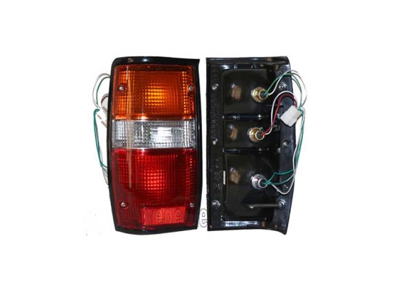 MİTSUBİSLİ L200 SAĞ STOP LAMBASI 87-99
