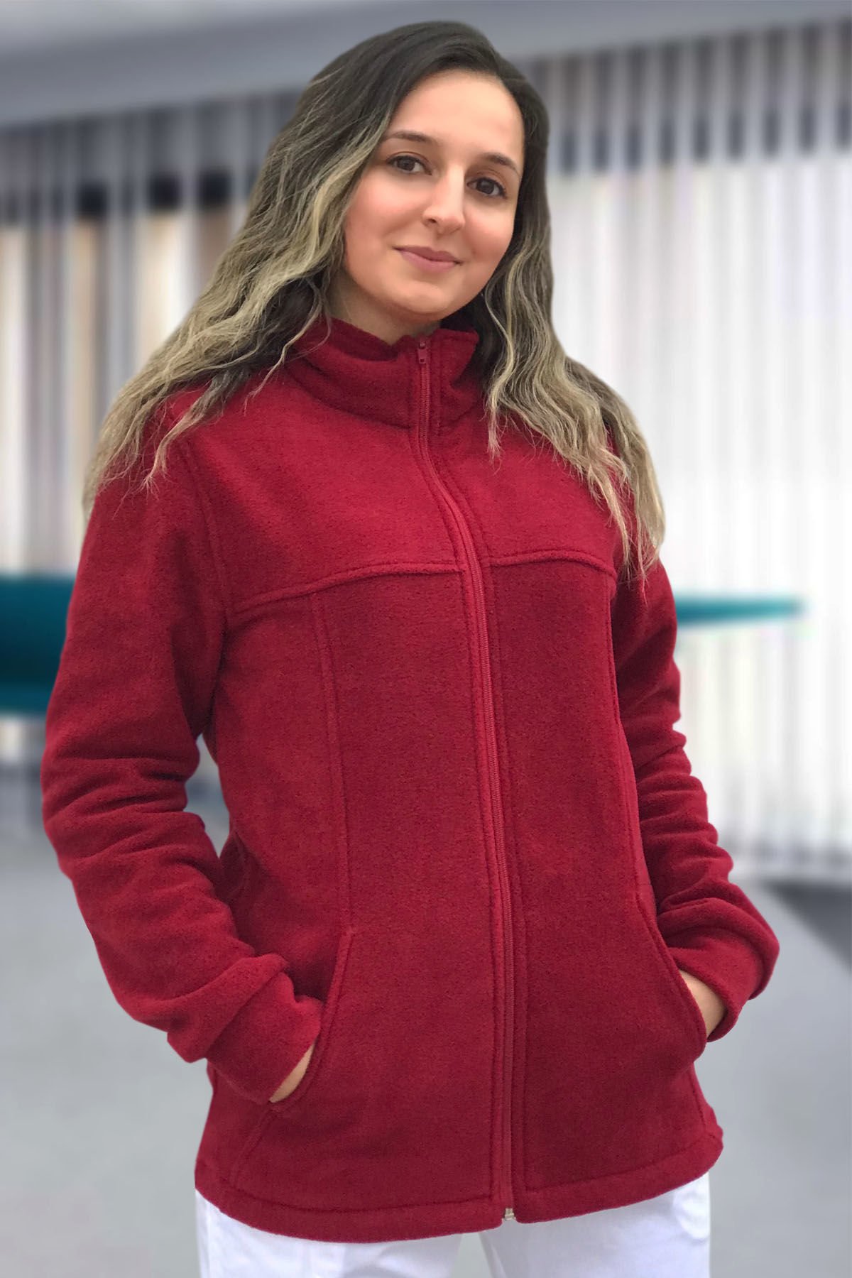 Kadın Cep Detaylı Bordo Polar Hastane Ceketi