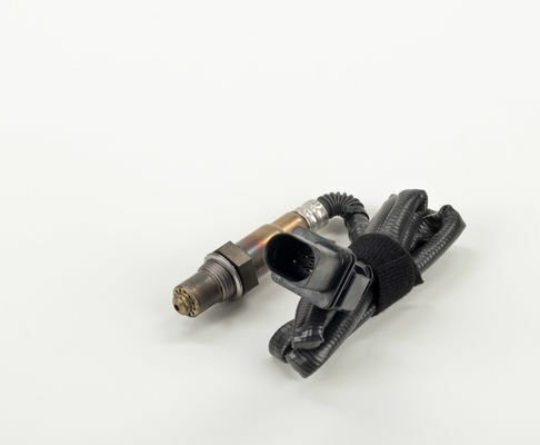 SENSÖR AUDI A3 A4 TT GOLF PASSAT SUPERB-BOSCH 0258017025-06E906265C