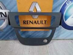 ÖN PANEL RADYO ÇERÇEVESİ MGN III-FLUENCE-OEK 682601753R-682601753R