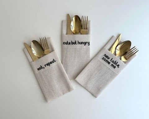 Çatal Kaşıklık - Cute But Hungry