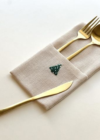 Çatal Kaşıklık - Çam Ağacı