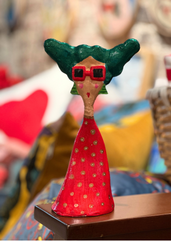 Madame Giselle New Year Medium