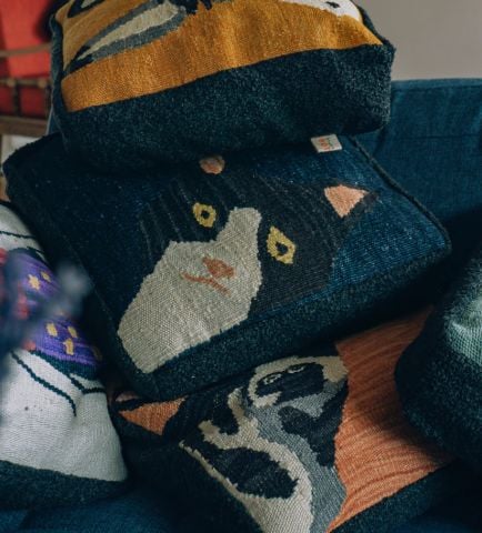 Meow El Dokuması Kırlent