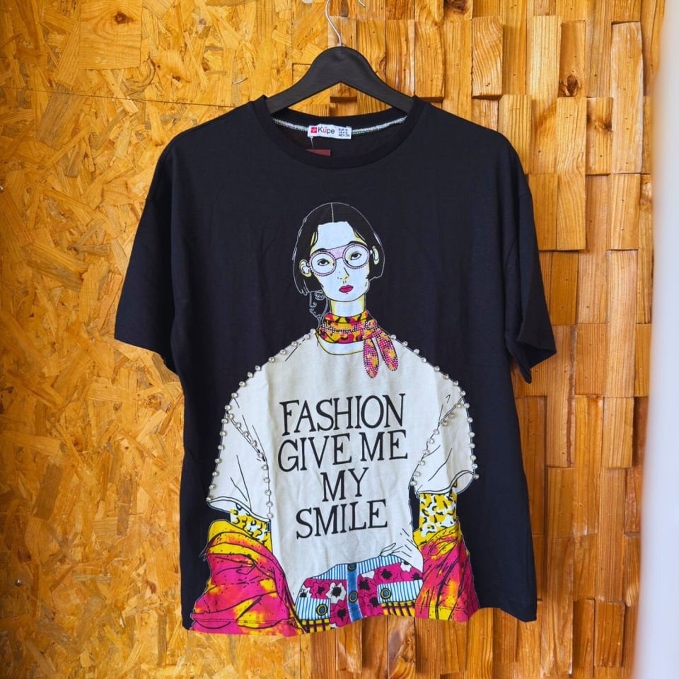 Baskılı ve taş işlemeli beyaz T-shirt – Basic Koleksiyon