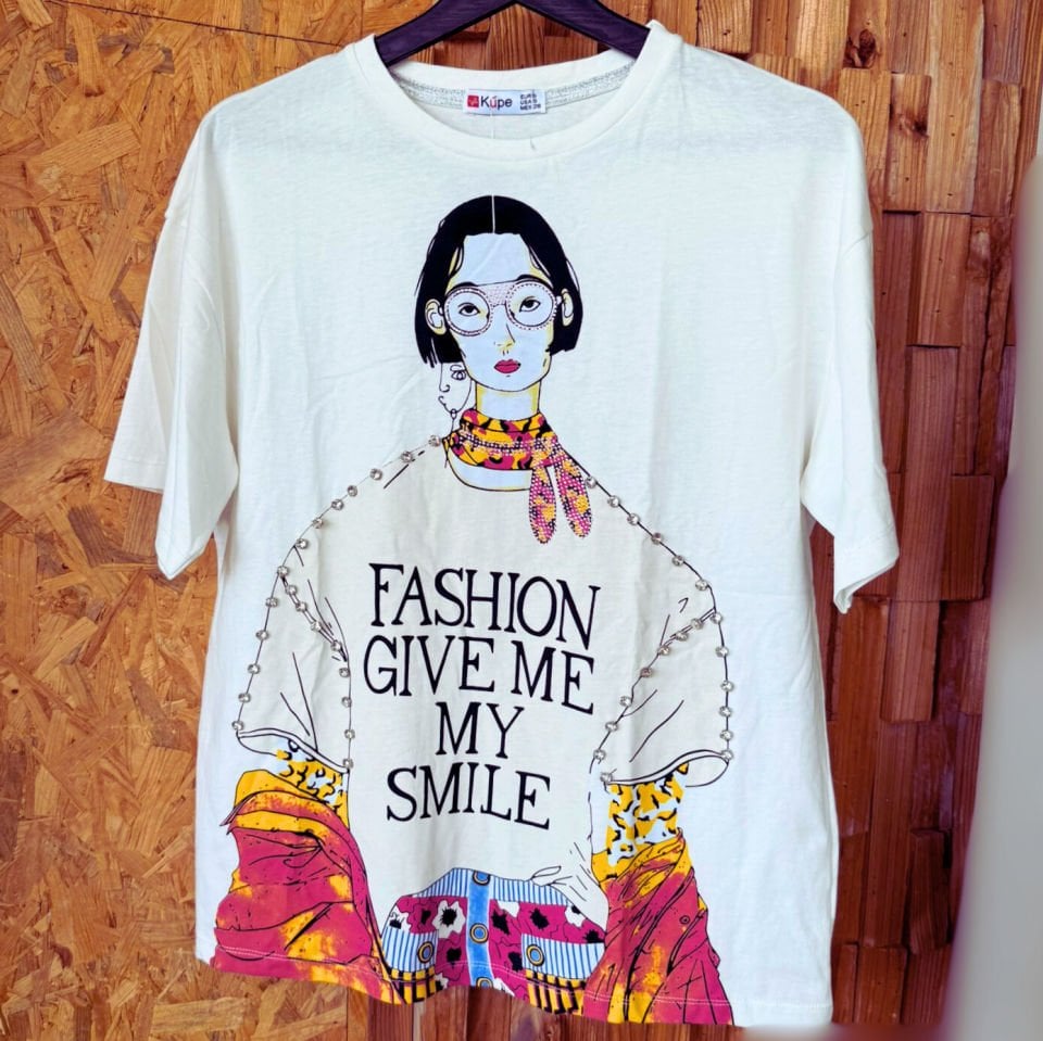 Baskılı ve taş işlemeli beyaz T-shirt – Basic Koleksiyon