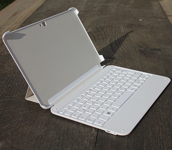 ATIV Tab 3 XE300 10.1'' ile Uyumlu Bookcover Klavye AA-BK1NWBW/TR (Out)