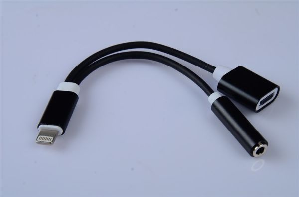 iPhone 7 ile Uyumlu Şarj AUX Bağlantı Kablosu Siyah A Kalite IPA-001