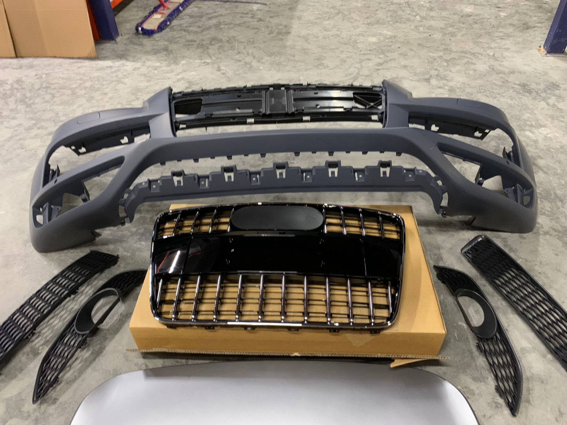 Audi Q7 2011 - 2015 S-Line Front Bumper Full Import Brand 4L0807105MGRUFULL