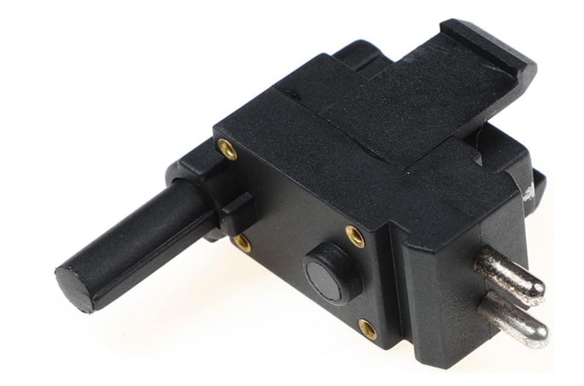 Mercedes W639 Geri Vites Lamba Anahtarı Fae Marka  A2015450014