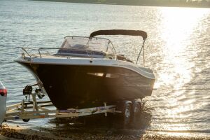 Atlantic Marine 690 Sun Cruiser + HONDA 200 HP