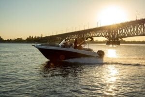 Atlantic Marine 690 Sun Cruiser + HONDA 200 HP