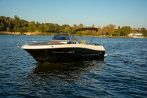 Atlantic Marine 690 Sun Cruiser + HONDA 200 HP