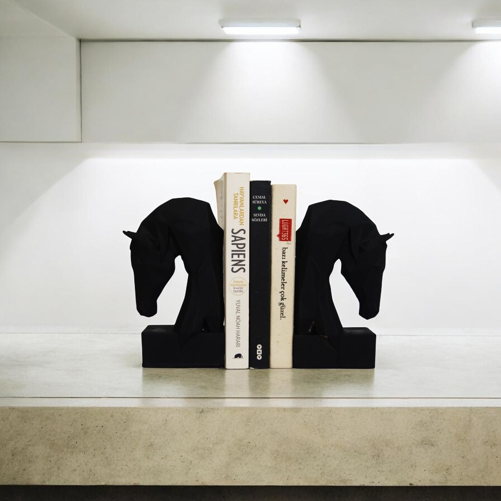 At Kitap Tutucu