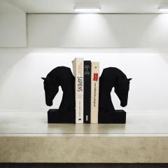At Kitap Tutucu