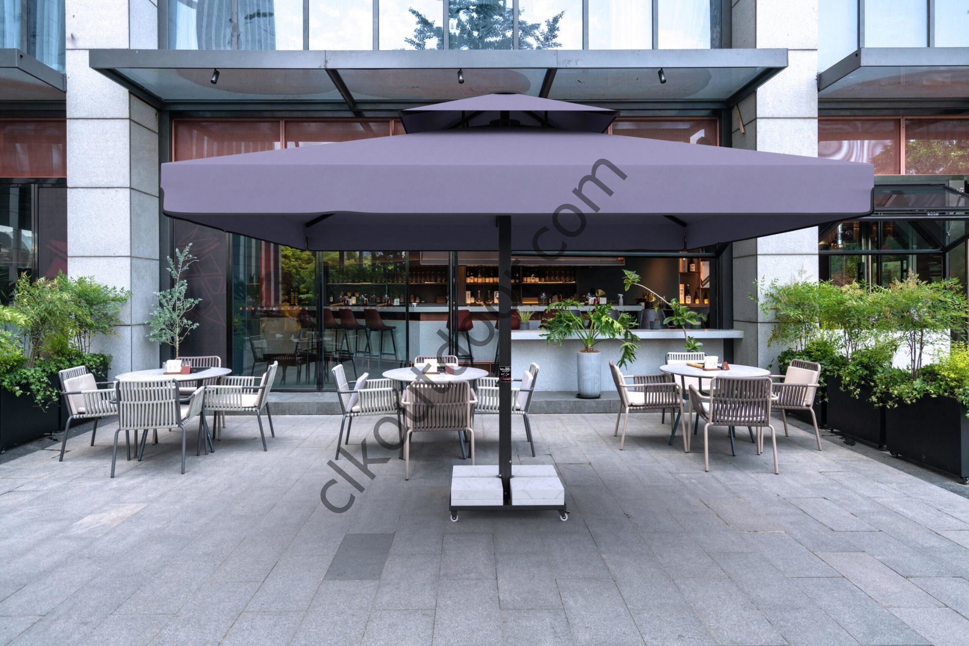 CLK 4x4 Metre Saçaklı Eko Model Krank Sistem Teleskopik Şemsiye Q80 Profil Akrilik (İthal) - Metal Hareketli Ayak 4 Mermerli (80x80cm 160 kg) - Siyah