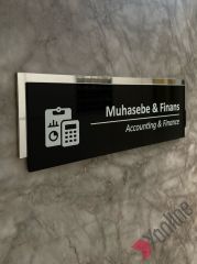 Gümüş Aynalı Siyah Muhasebe & Finans Kapı İsimliği
