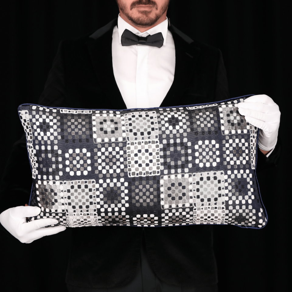 Vicente Benek 35*65 Beyaz Viskon Kırlent