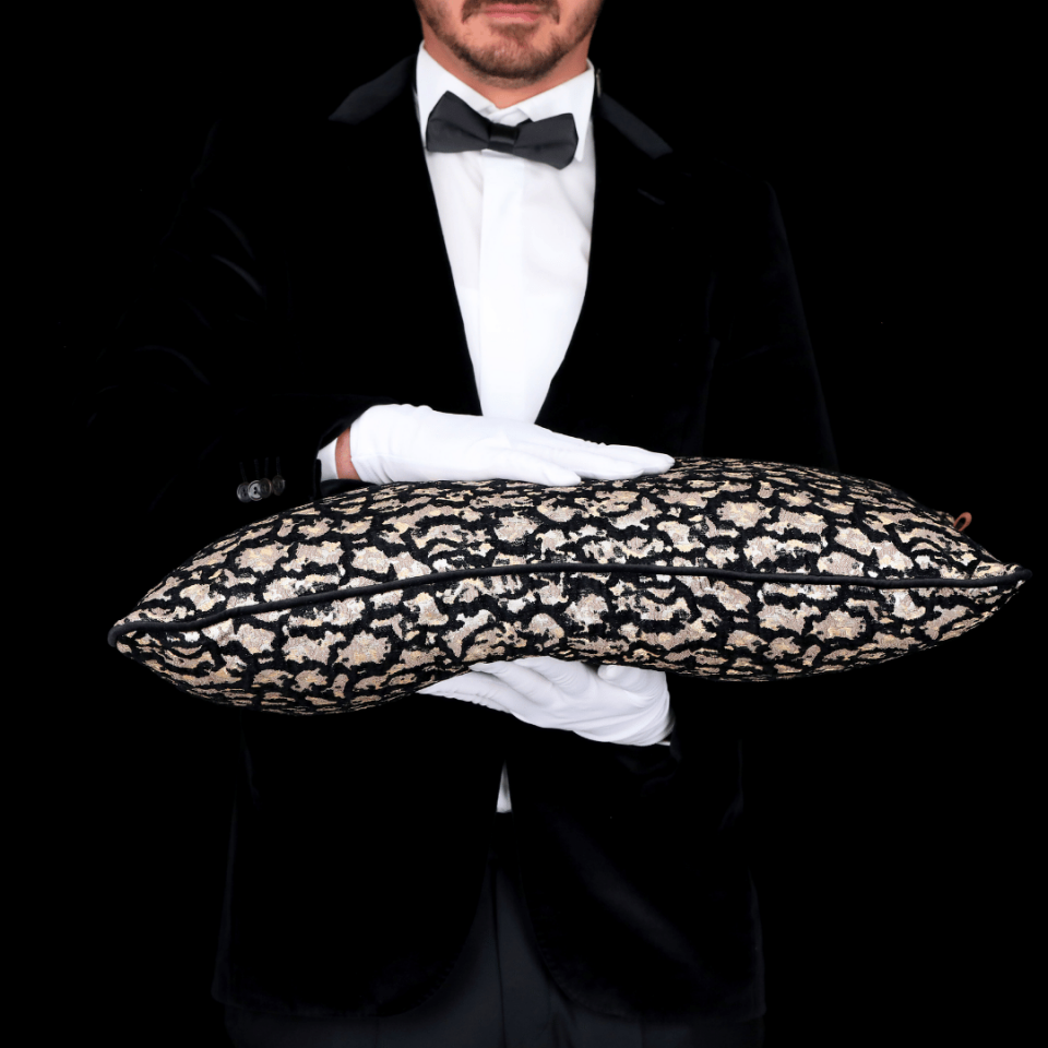 Vicente Leopar Luxury Viskon Şönil 35*65 Biyeli Kırlent Çok Renkli