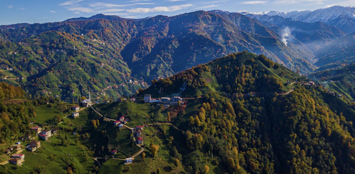 Mandiles<span>Rize Köftesi Turistlerin ilgi Odagı</span>