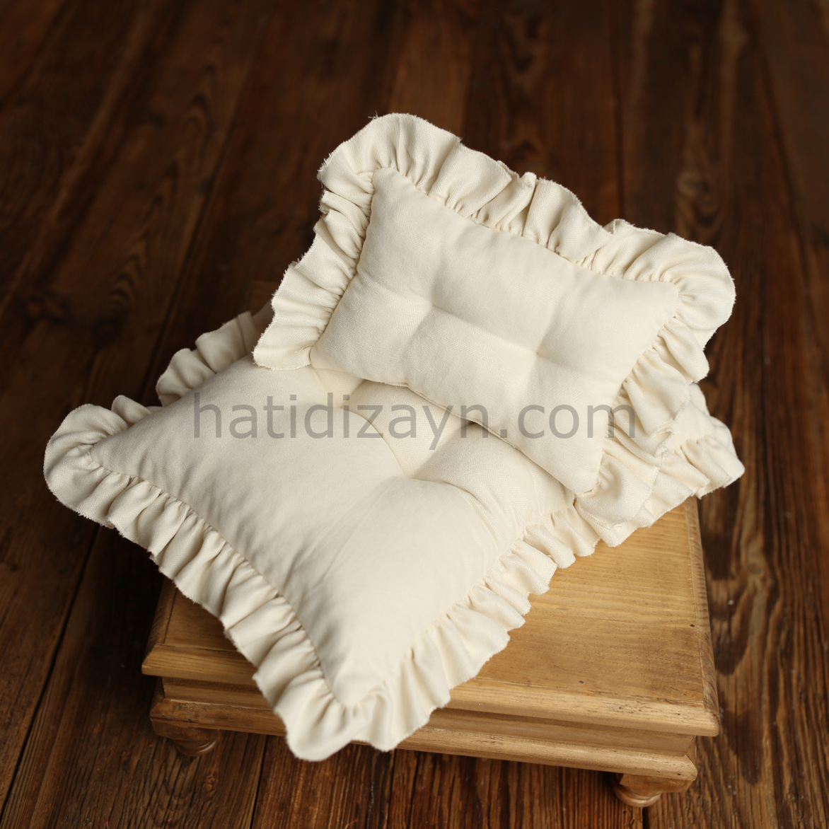Cream Ruffled Mattress Set