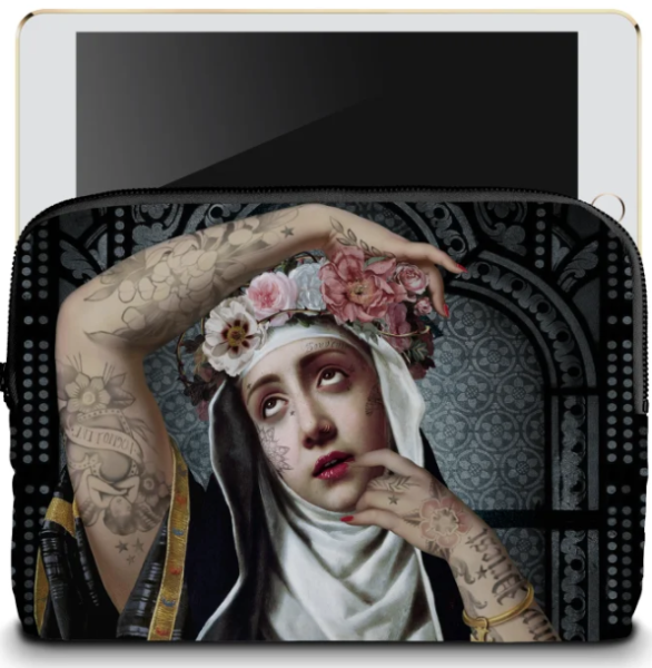 Saint Rita Kadife Tablet Kılıfı - 22 x 32 x 2.5 cm