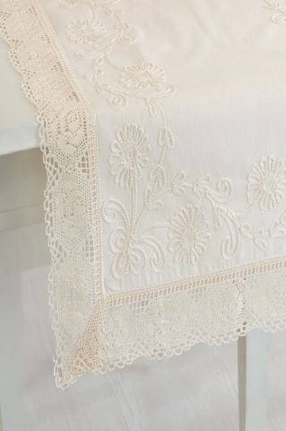 Buldan Kumaşı Dantelli İplik İşlemeli Runner