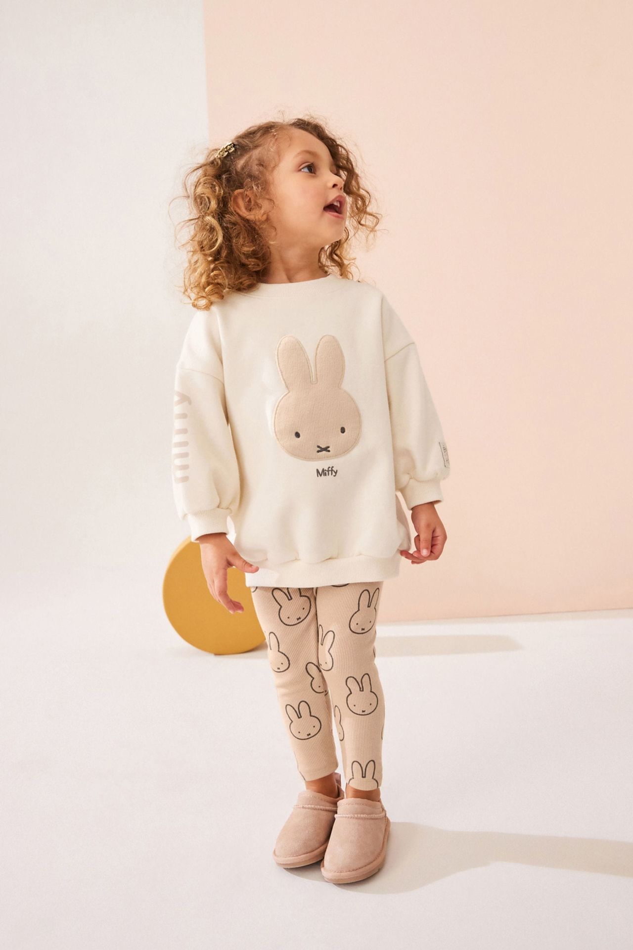 Yeni Sezon Kız Çocuk Miffy Detaylı Bej Pamuklu Sweatshirt ve Fitilli Taytlı Alt-Üst Ikili Takım