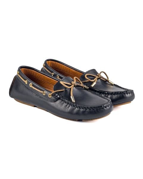 حذاء لوفر نسائي من الجلد الطبيعي باللون الأسود من Minos