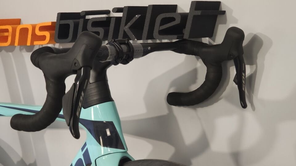 Bianchi Oltre Comp 105 Di2 Yol Yarış Bisikleti