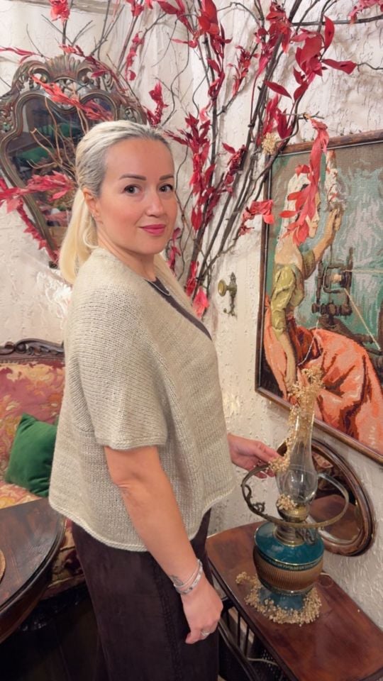 Sera Vest – Solin ile Örüldü