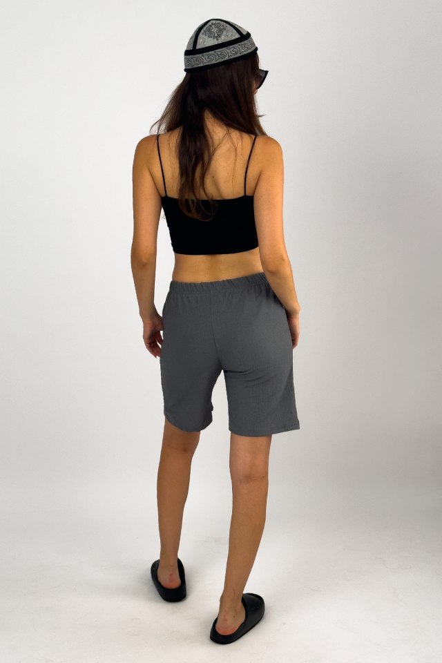 Betimoda Kadın Beli Lastikli Bol Paça Oversize Bürümcük Kumaş Şort Füme - L