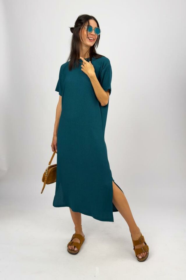 Kadın Bürümcük Kumaş Yırtmaçlı Oversize Kısa Kol Bisiklet Yaka Midi Boy Elbise Petrol - S/M