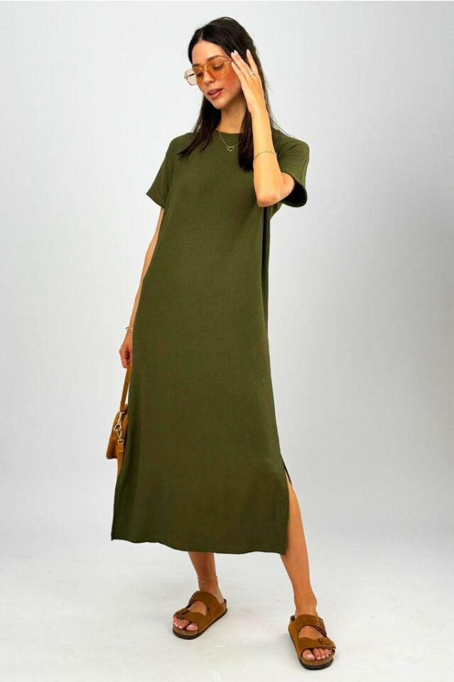 Kadın Bürümcük Kumaş Yırtmaçlı Oversize Kısa Kol Bisiklet Yaka Midi Boy Elbise YEŞİL - S/M