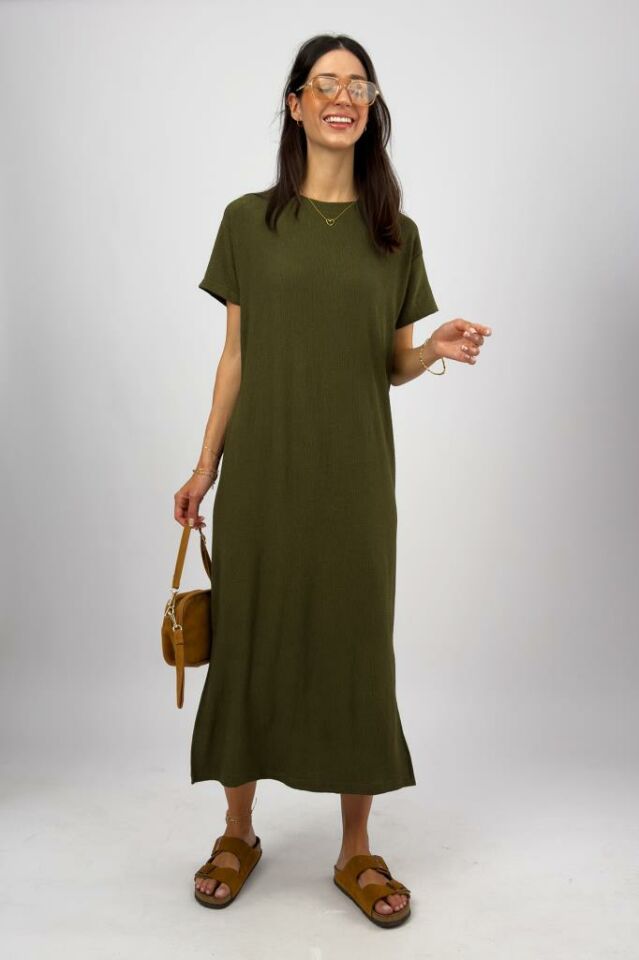 Kadın Bürümcük Kumaş Yırtmaçlı Oversize Kısa Kol Bisiklet Yaka Midi Boy Elbise YEŞİL - S/M