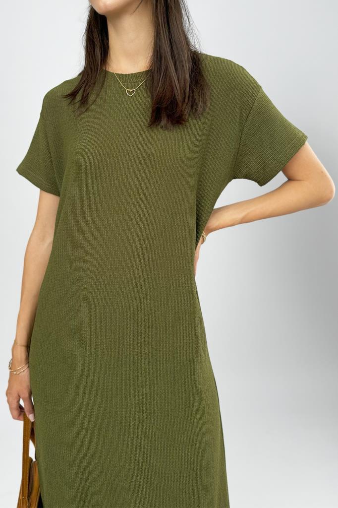 Kadın Bürümcük Kumaş Yırtmaçlı Oversize Kısa Kol Bisiklet Yaka Midi Boy Elbise YEŞİL - S/M