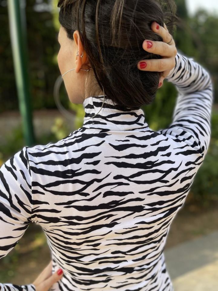Kadın Uzun Kollu Yarım Balıkçı Yaka 1 Adet Zebra - L/XL