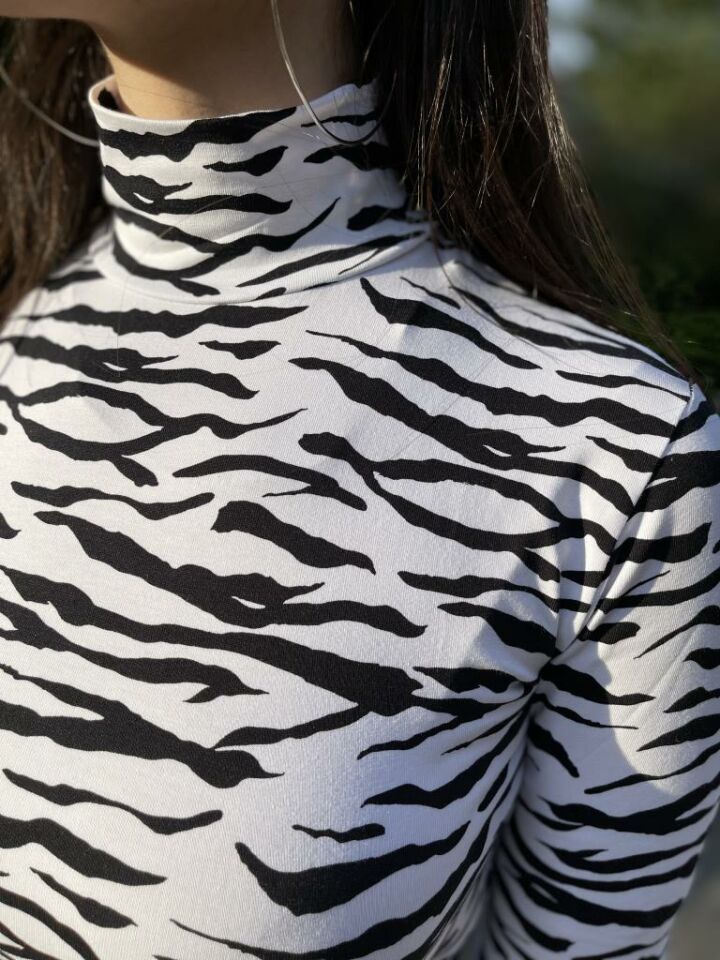 Kadın Uzun Kollu Yarım Balıkçı Yaka 1 Adet Zebra - S/M