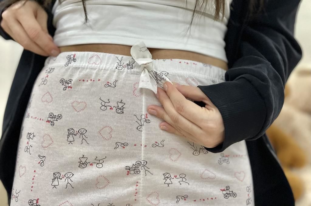Kadın %100 Pamuklu Süprem Desenli Yumuşak Basic Mini Şort MS.Beyaz Çöp Adam - XL