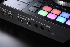 Roland DJ-707M DJ Kontrol Cihazı