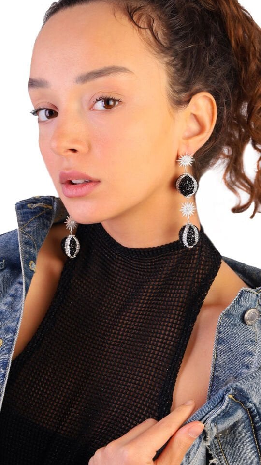 CHIC CRYSTAL EARRINGS